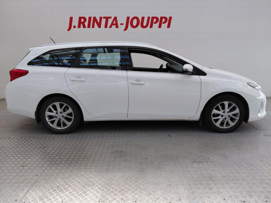 TOYOTA Auris 2013