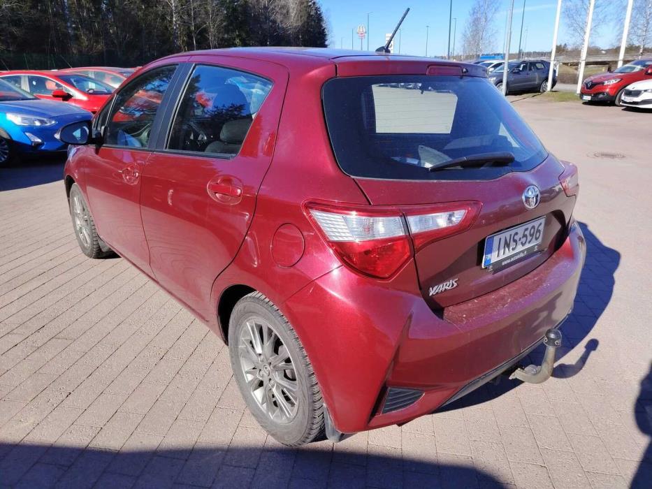 TOYOTA Yaris 2017