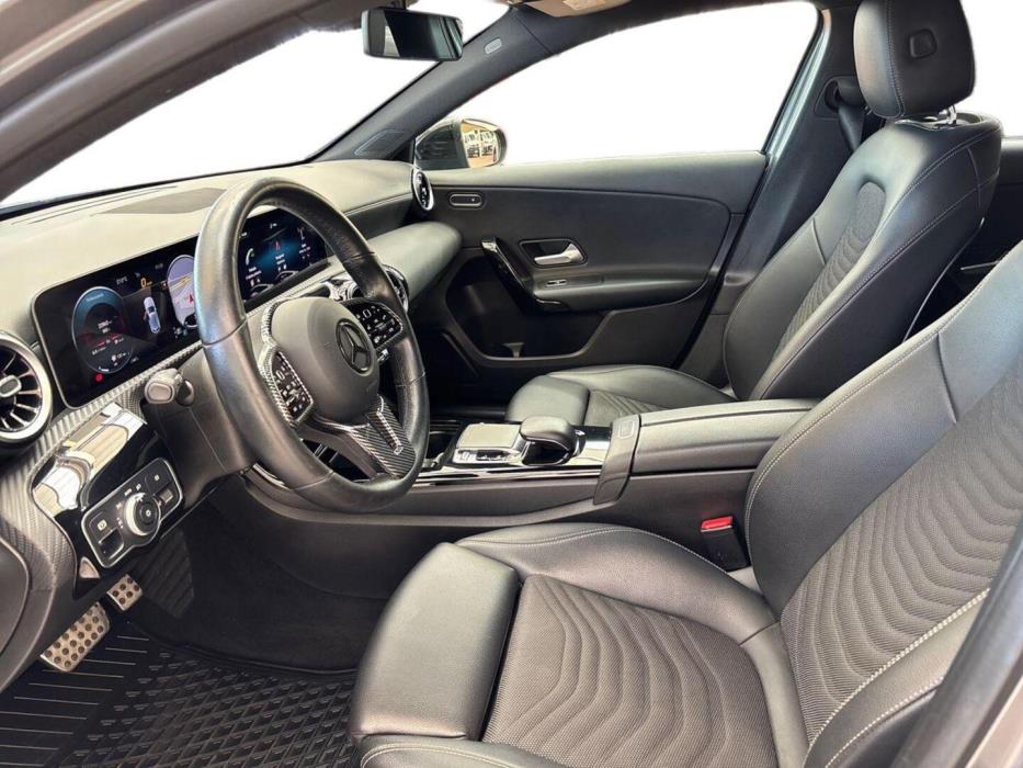 MERCEDES-BENZ A 2020