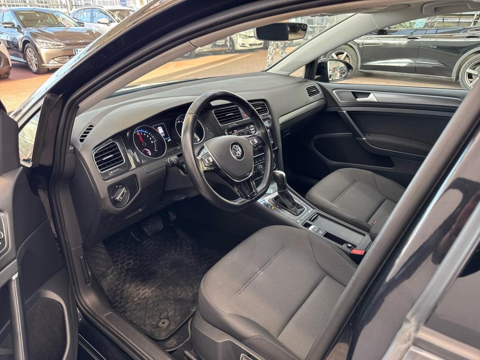 VOLKSWAGEN Golf 2020