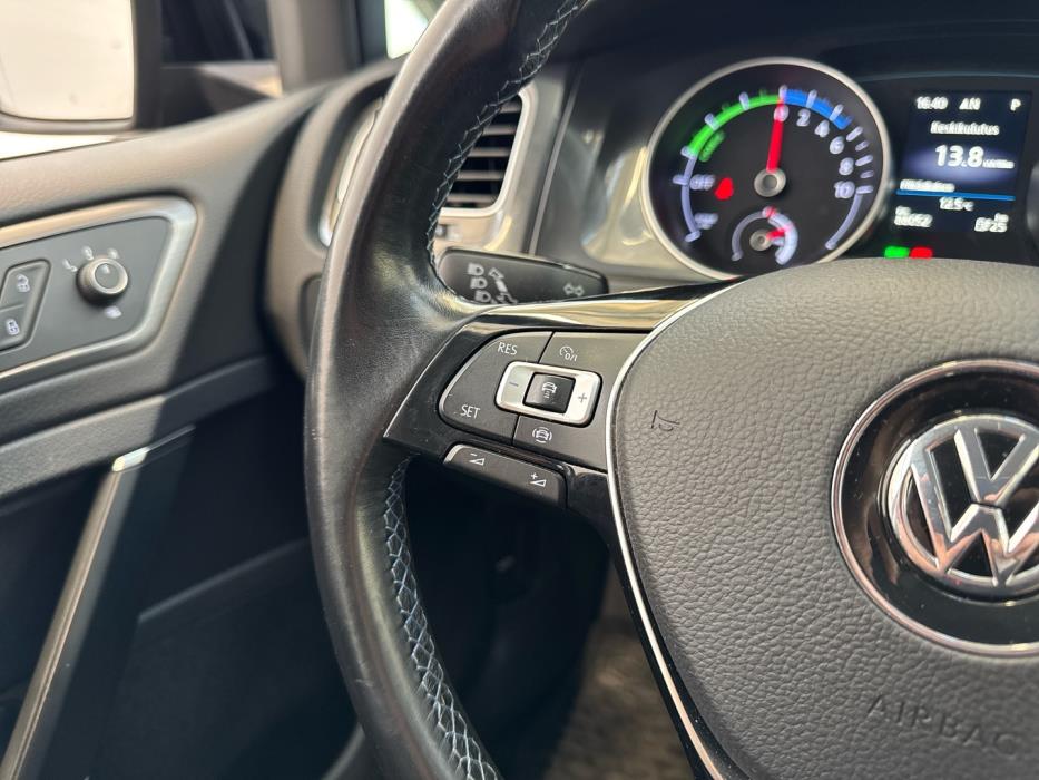 VOLKSWAGEN Golf 2020