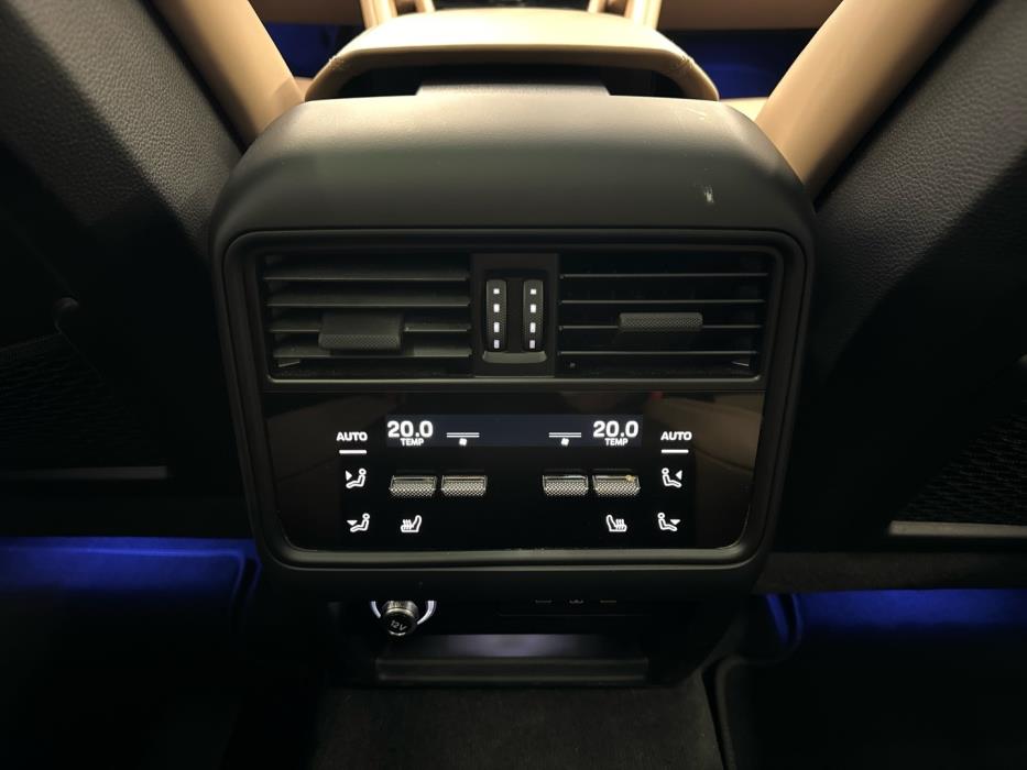 PORSCHE Cayenne 2024