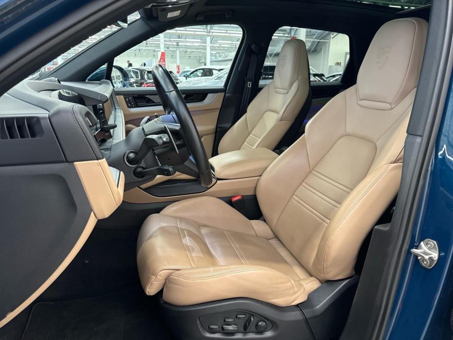 PORSCHE Cayenne 2024