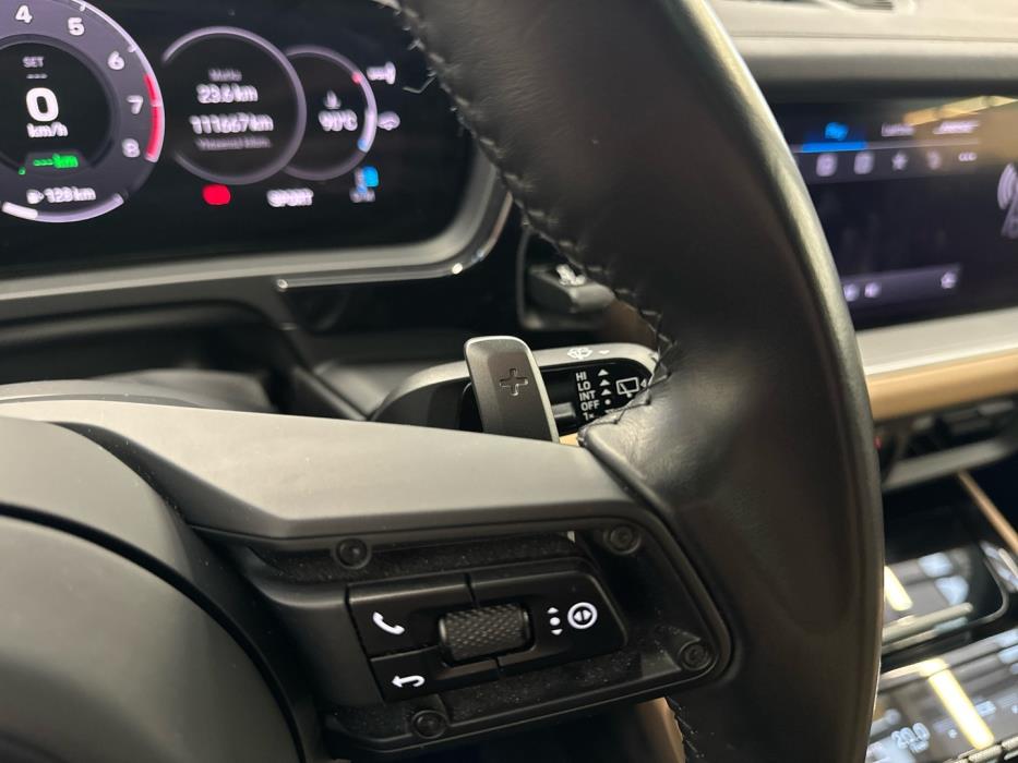 PORSCHE Cayenne 2024