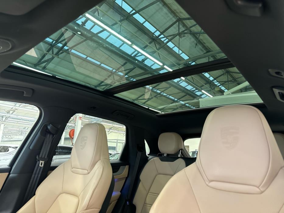 PORSCHE Cayenne 2024