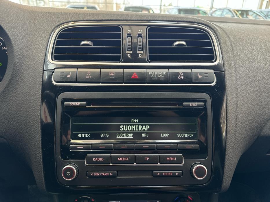 VOLKSWAGEN Polo 2013