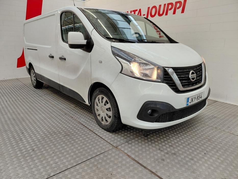 NISSAN NV300 2018