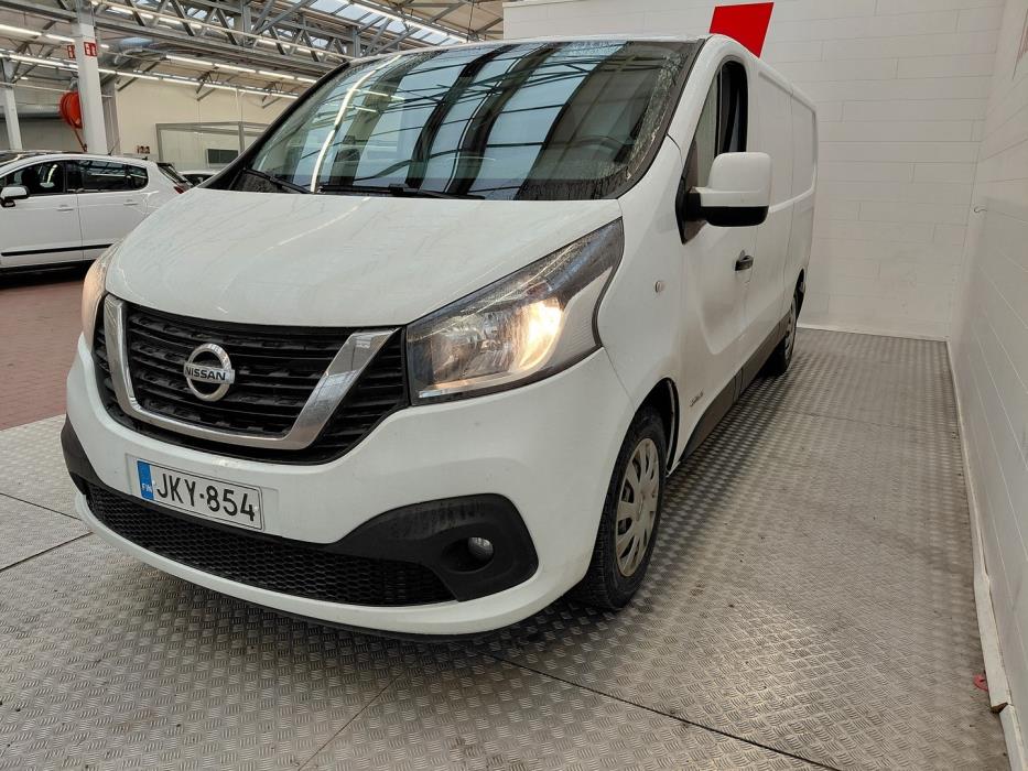 NISSAN NV300 2018