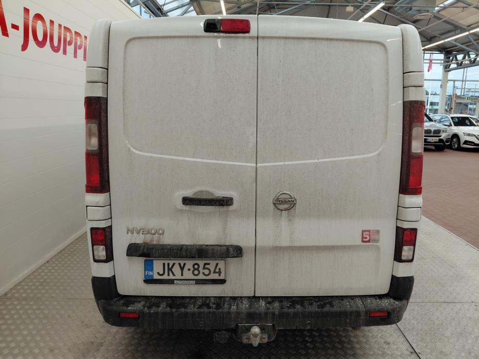 NISSAN NV300 2018