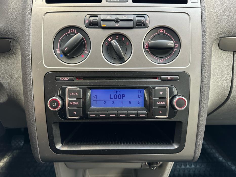 VOLKSWAGEN Touran 2009