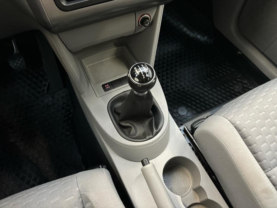 VOLKSWAGEN Touran 2009