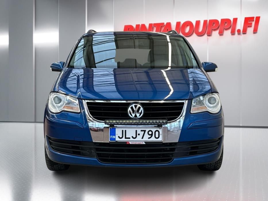 VOLKSWAGEN Touran 2009