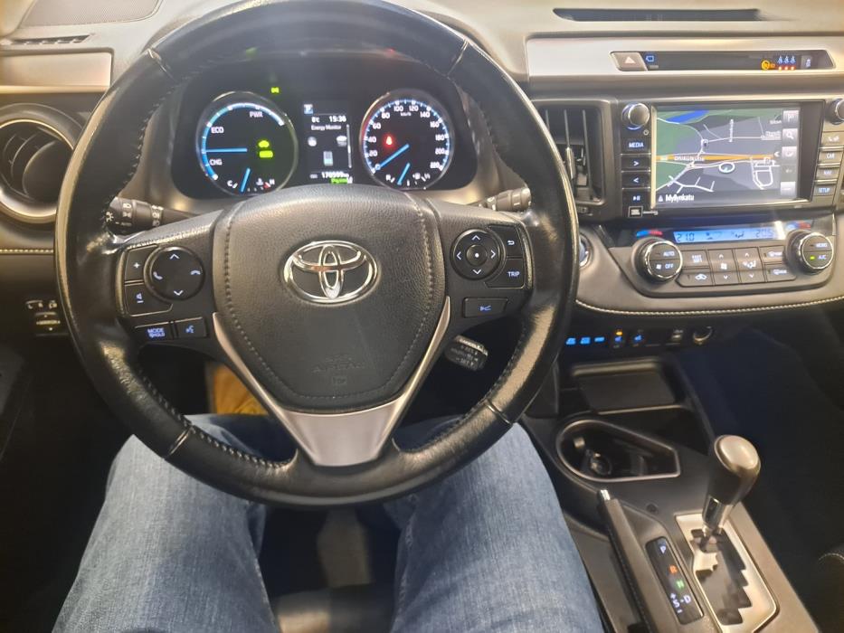 TOYOTA RAV4 2017