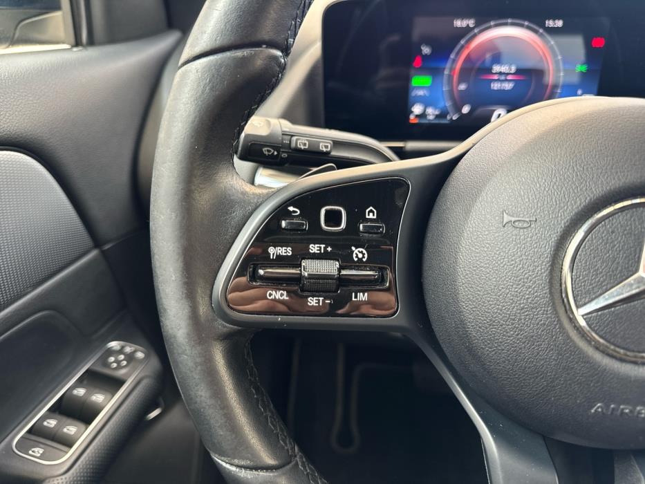 MERCEDES-BENZ GLA 2021