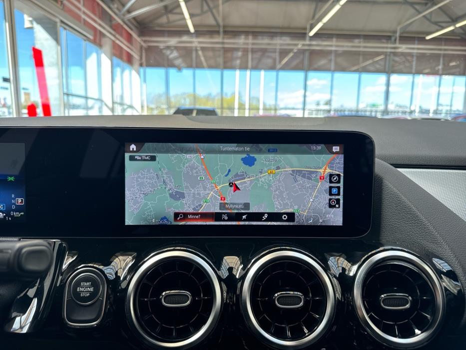 MERCEDES-BENZ GLA 2021