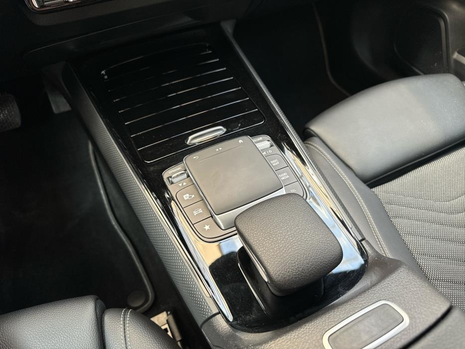MERCEDES-BENZ GLA 2021