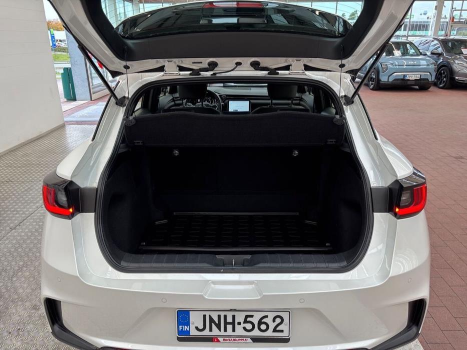 LEXUS LBX 2024