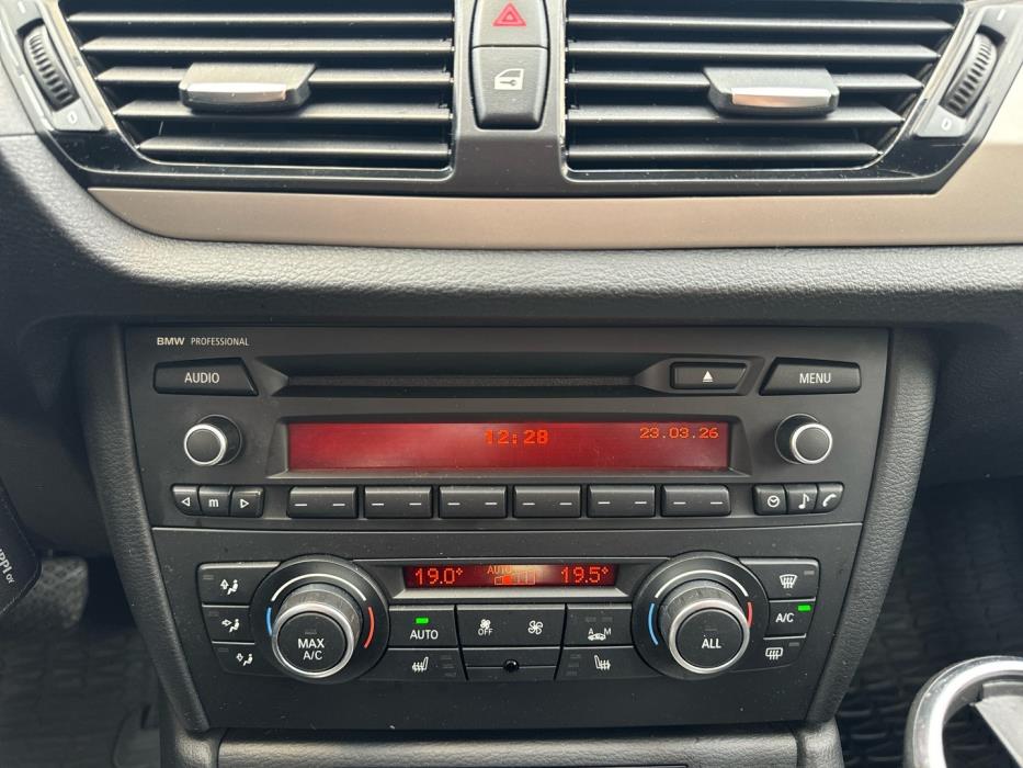 BMW X1 2012