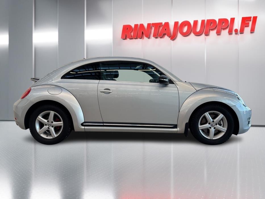 VOLKSWAGEN Beetle 2012