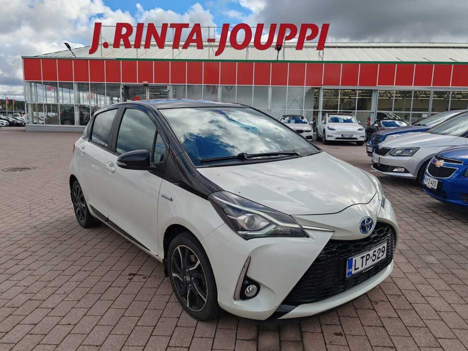 TOYOTA Yaris 2018
