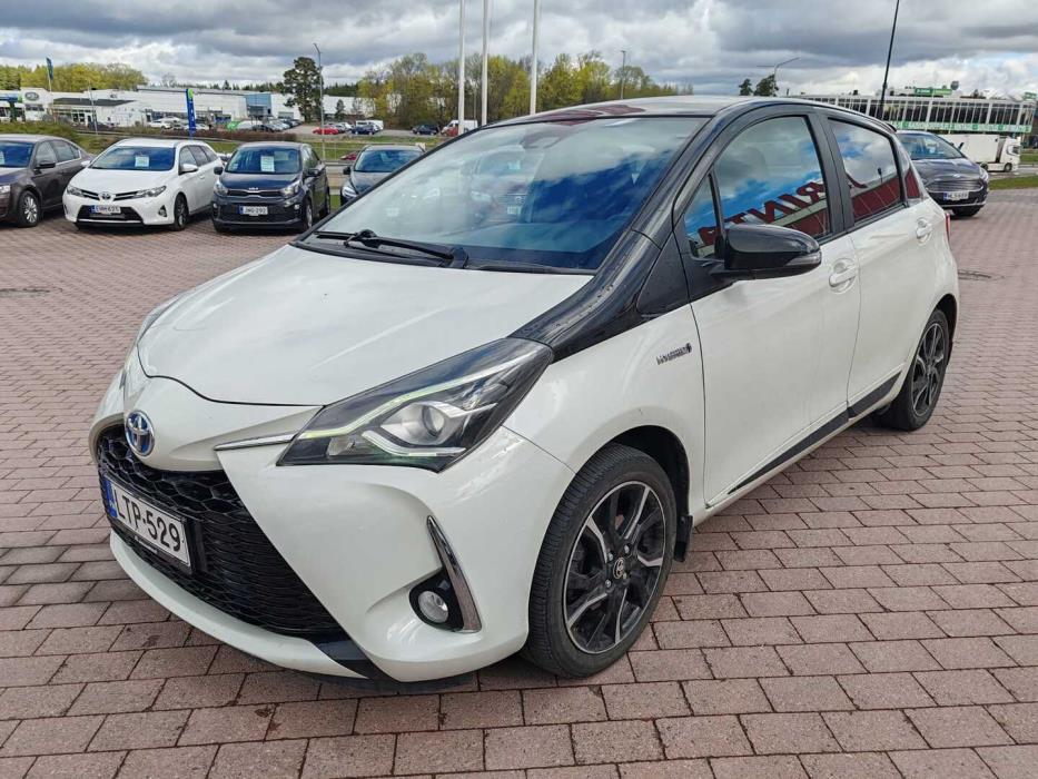 TOYOTA Yaris 2018