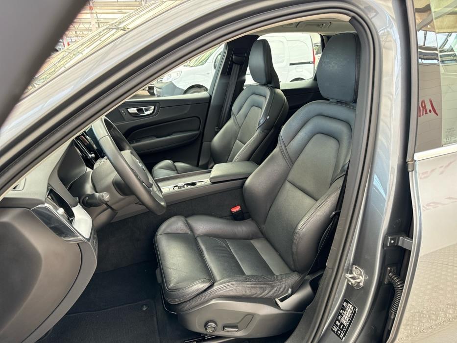 VOLVO XC60 2020