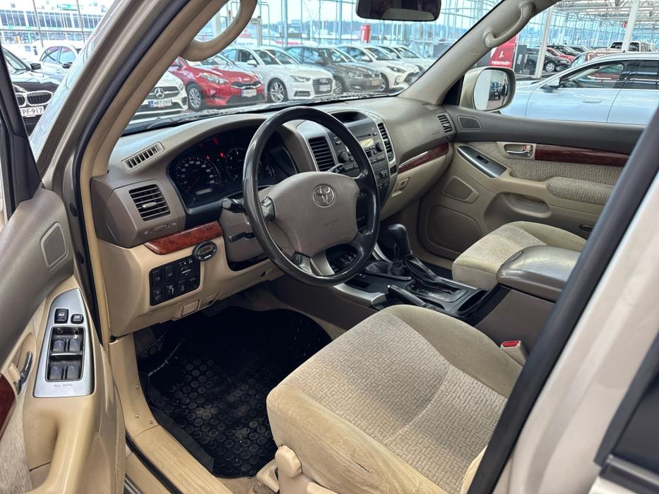 TOYOTA Land Cruiser 2004