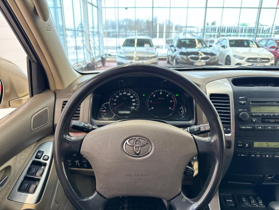 TOYOTA Land Cruiser 2004