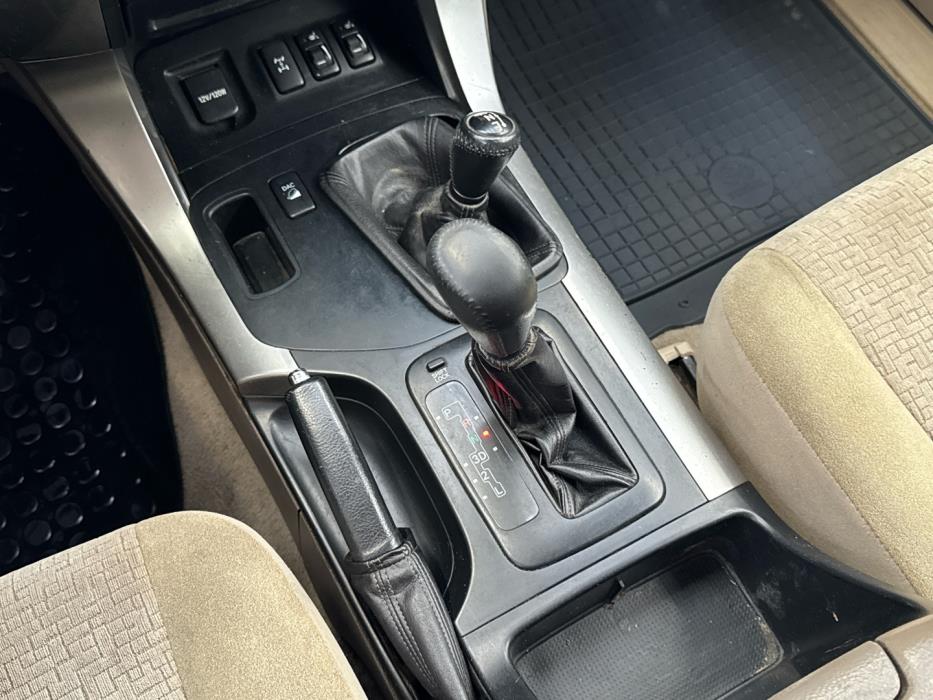 TOYOTA Land Cruiser 2004
