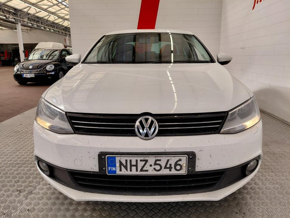VOLKSWAGEN Jetta 2012