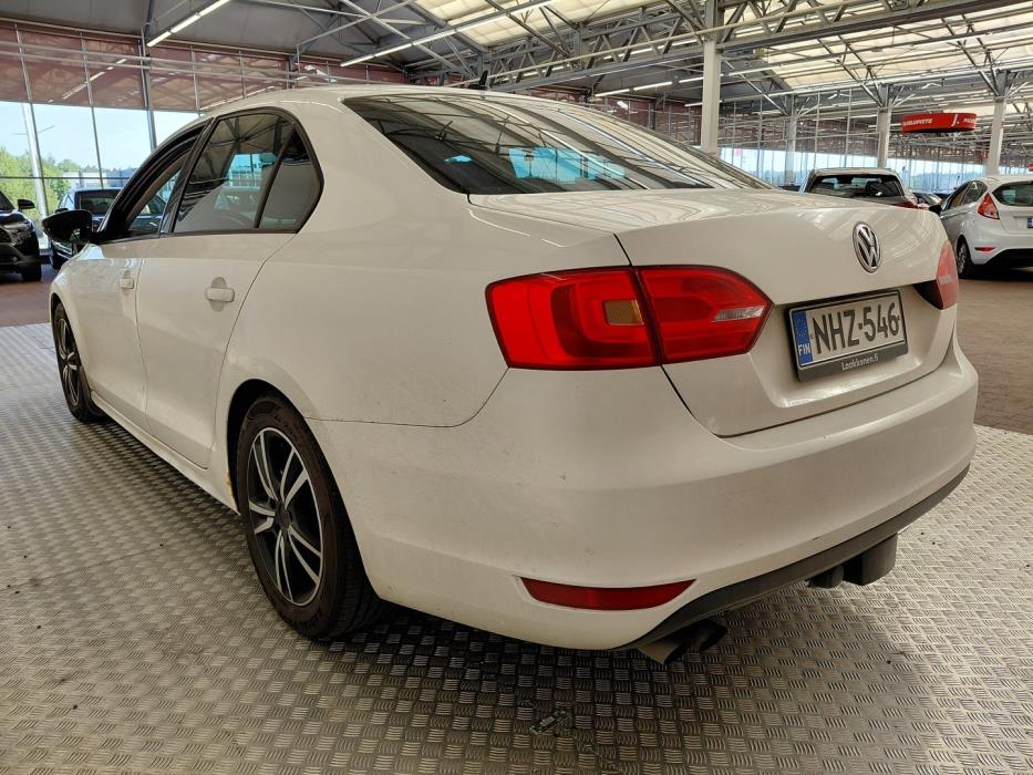 VOLKSWAGEN Jetta 2012