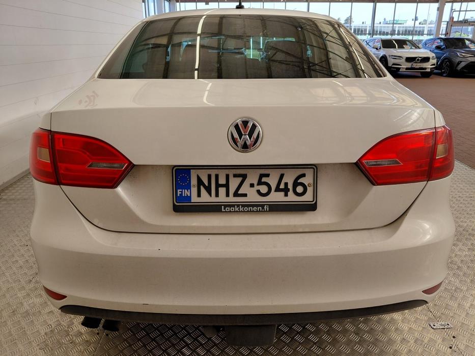 VOLKSWAGEN Jetta 2012