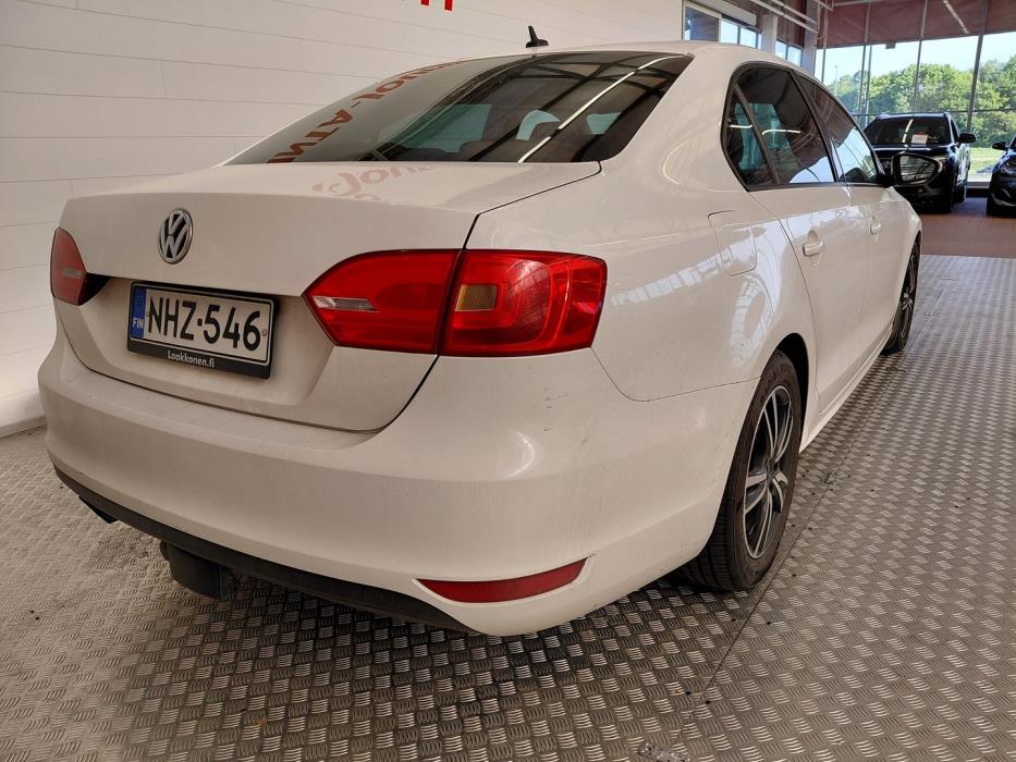 VOLKSWAGEN Jetta 2012