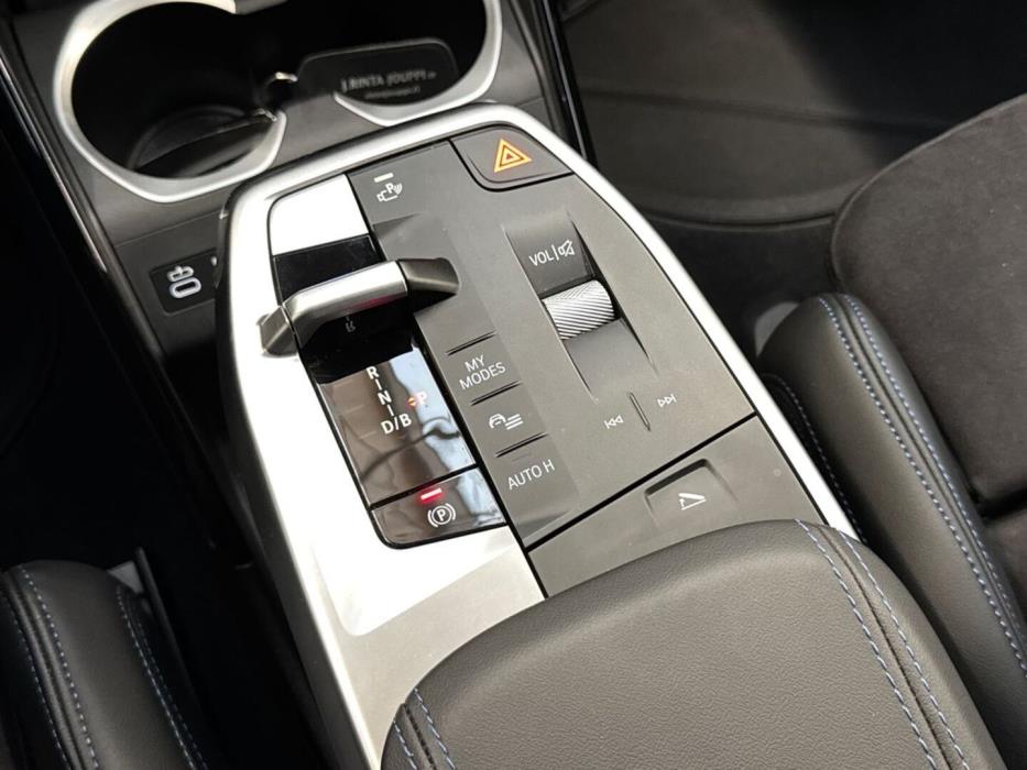 BMW iX2 2025