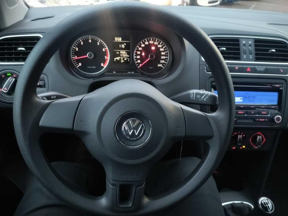 VOLKSWAGEN Polo 2010
