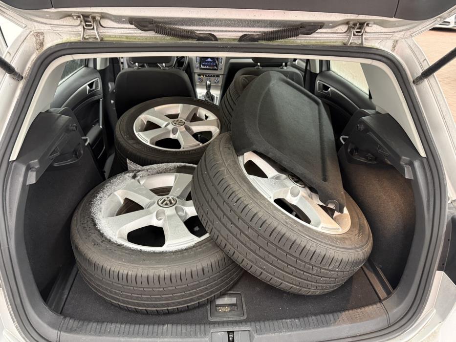 VOLKSWAGEN Golf 2014