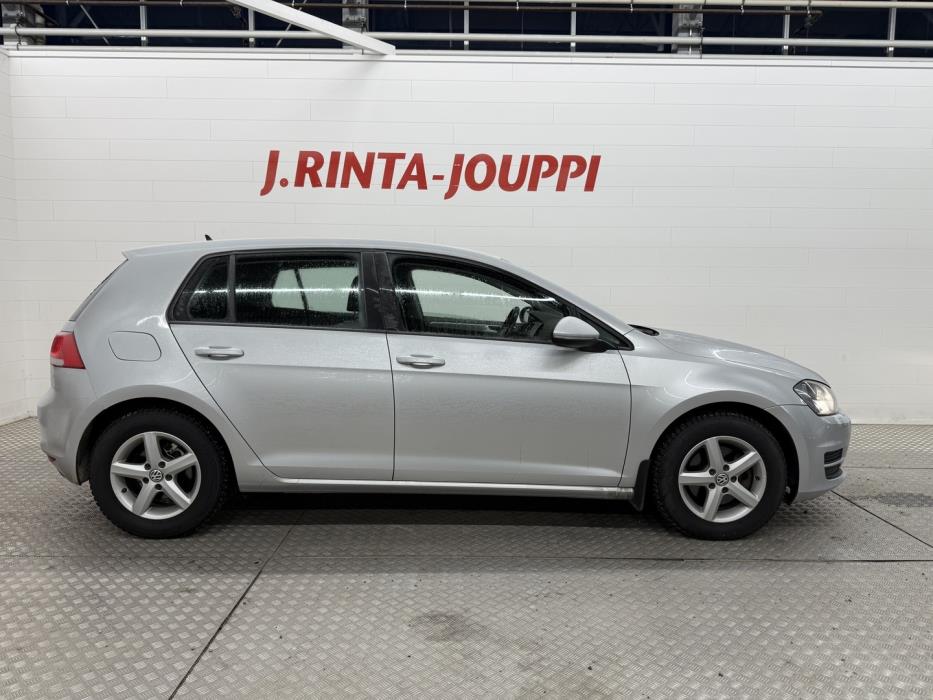 VOLKSWAGEN Golf 2014