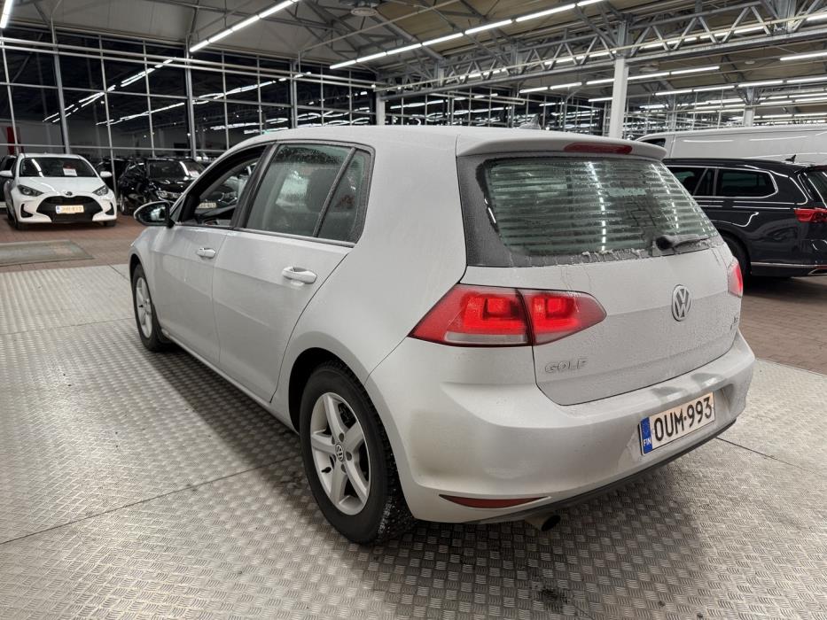 VOLKSWAGEN Golf 2014