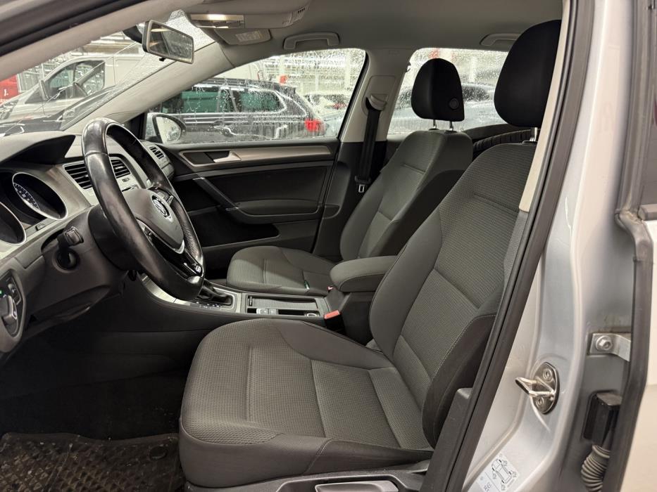 VOLKSWAGEN Golf 2014