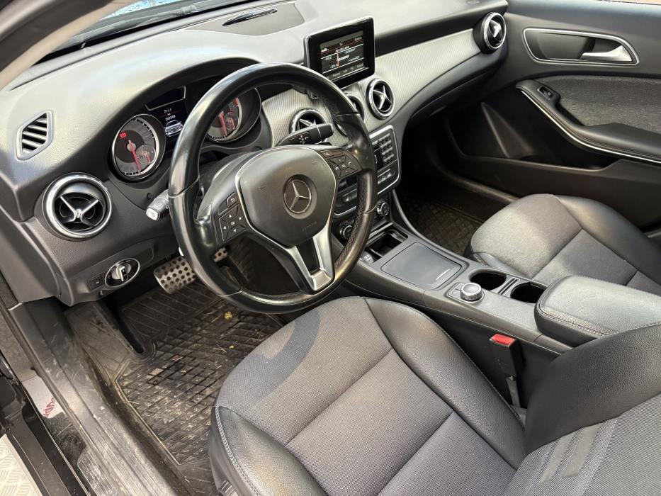 MERCEDES-BENZ GLA 2015