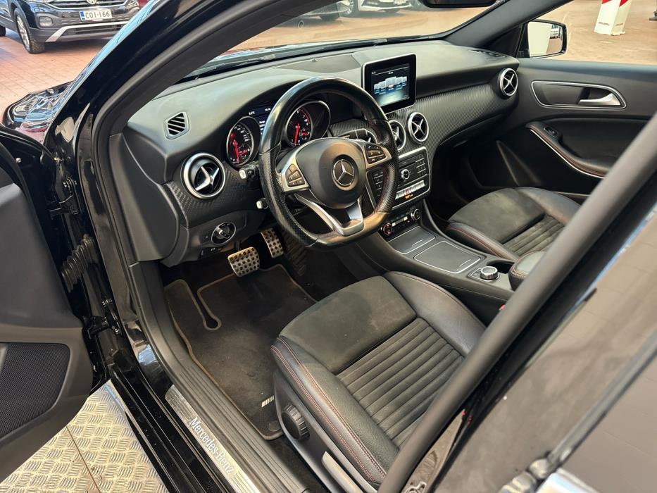 MERCEDES-BENZ A 2016