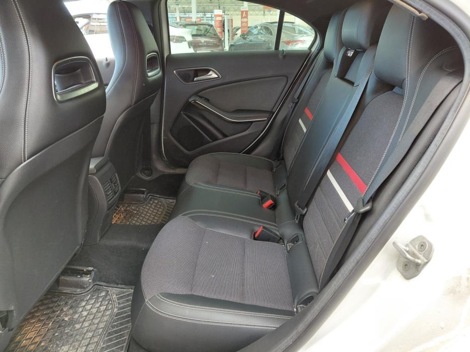 MERCEDES-BENZ A 2014