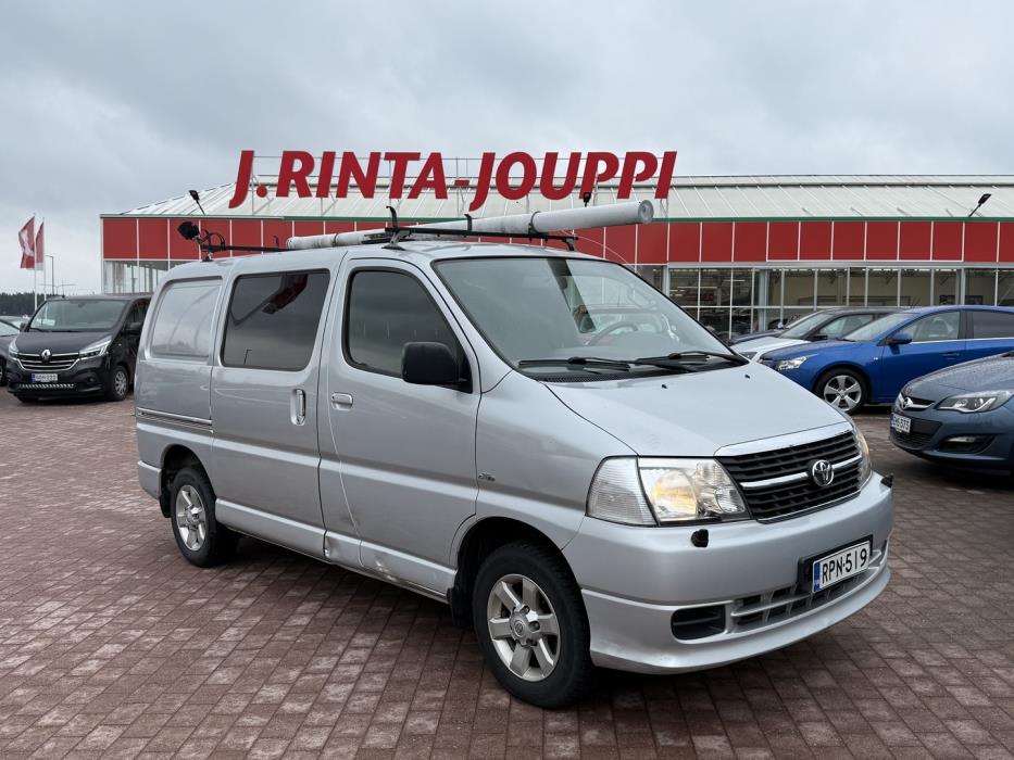 TOYOTA Hiace 2010
