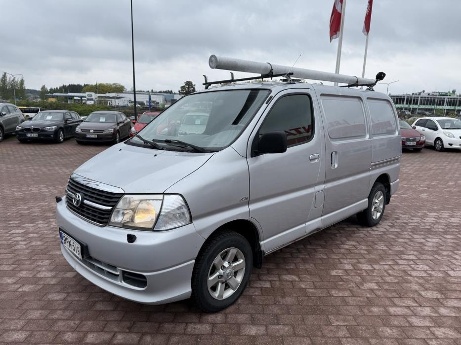 TOYOTA Hiace 2010