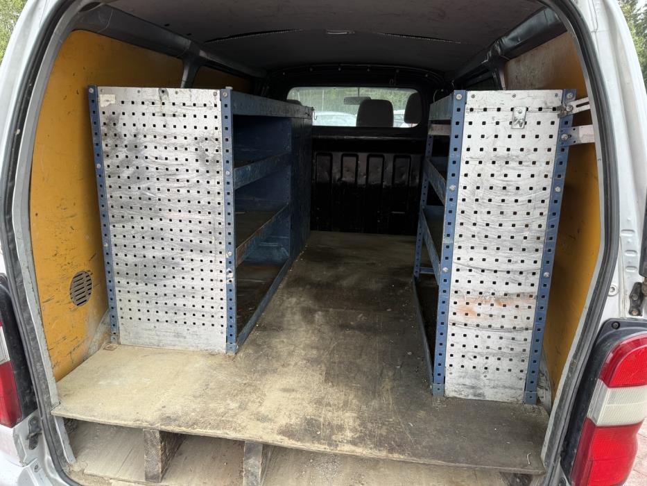 TOYOTA Hiace 2010