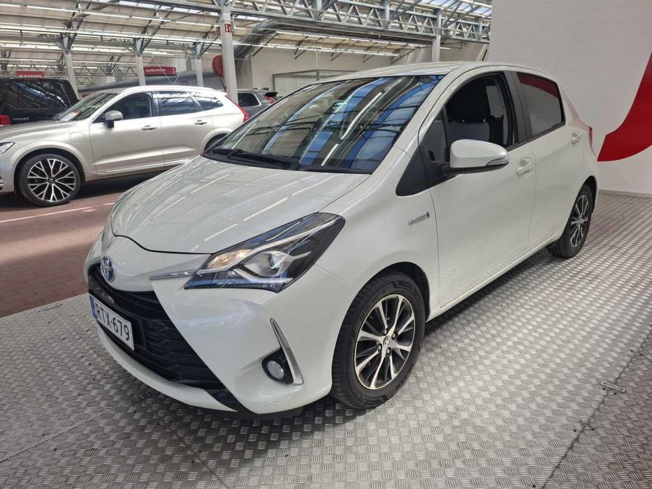 TOYOTA Yaris 2019