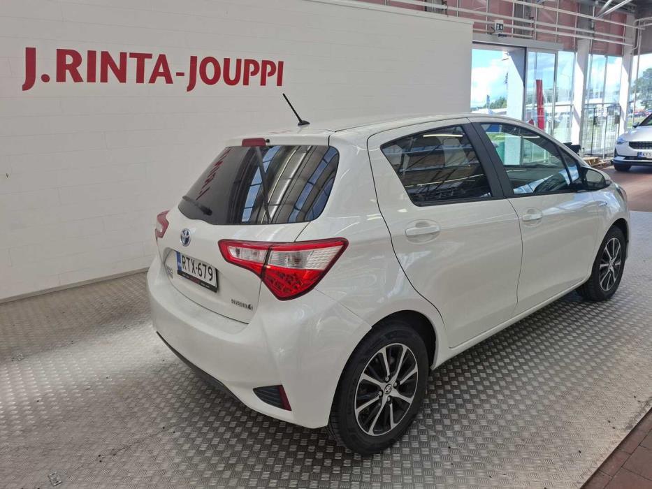TOYOTA Yaris 2019