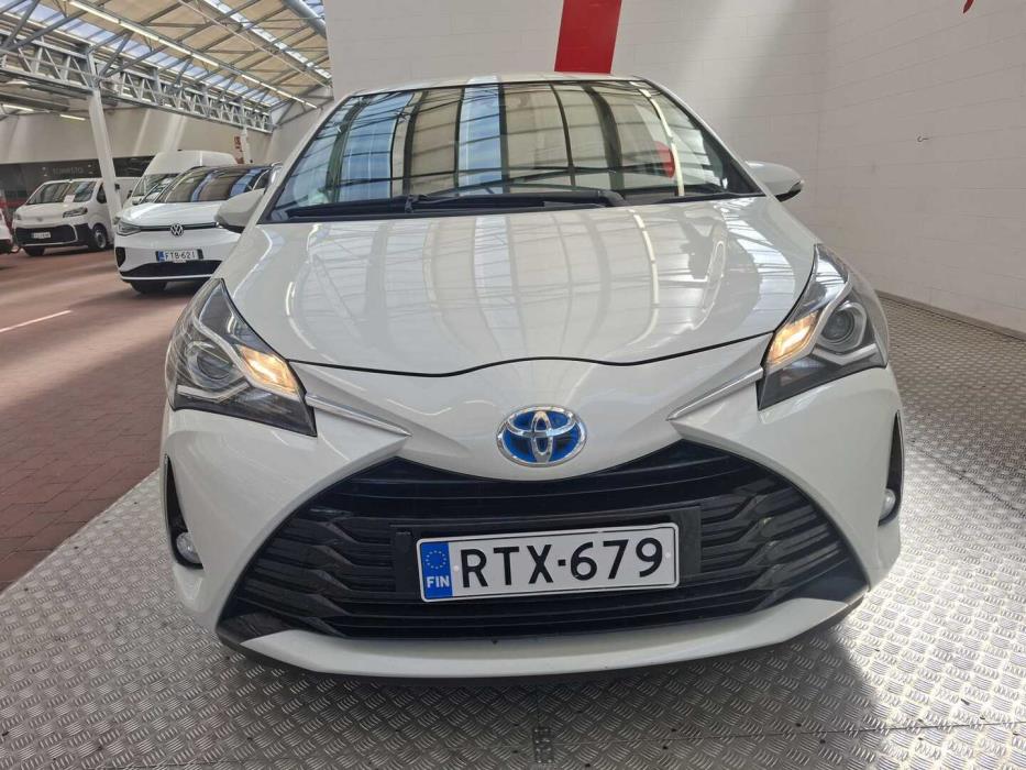 TOYOTA Yaris 2019