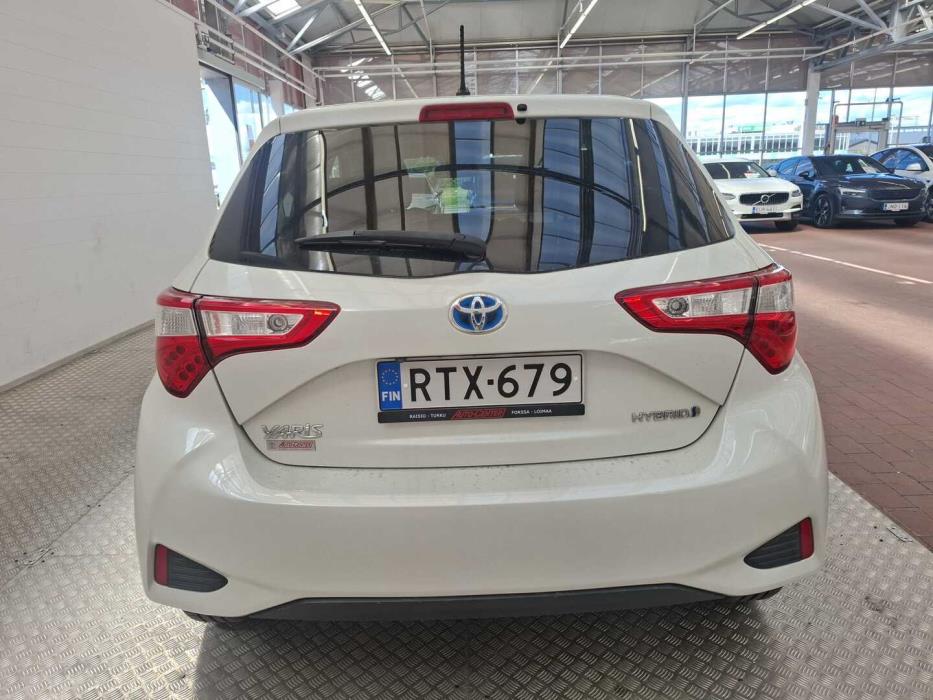 TOYOTA Yaris 2019