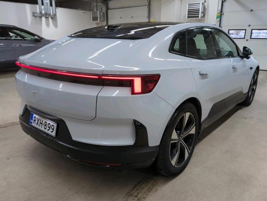 POLESTAR 4 2025